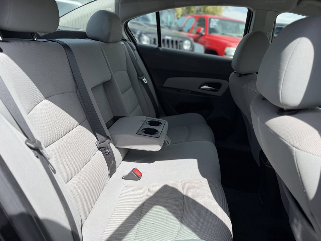 Used 2014 Chevrolet Cruze LT FWD image 9