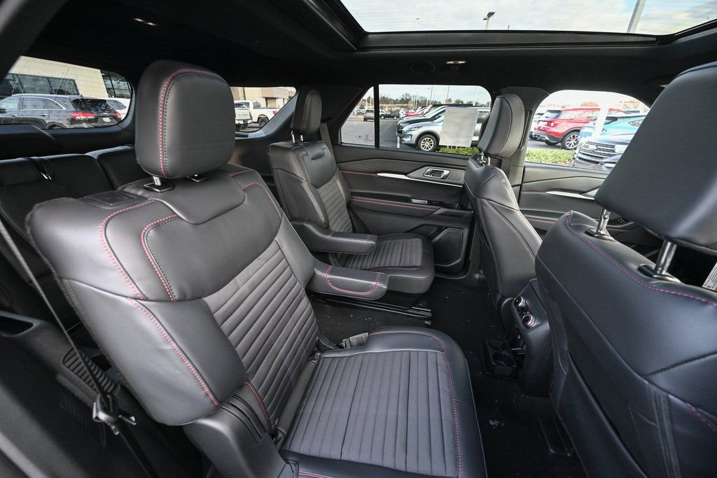 New 2026 Ford Explorer ST-Line w/ ST-Line Street Pack image 25