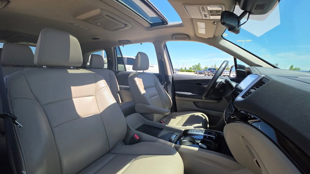 Used 2016 Honda Pilot Touring image 12