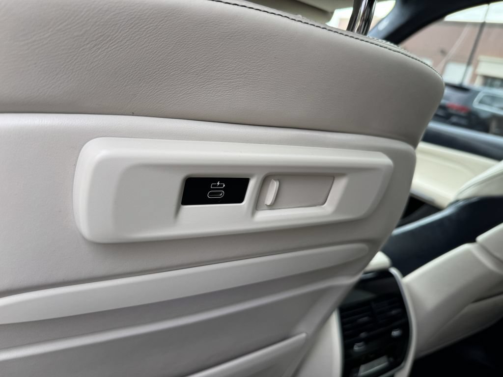 Used 2019 BMW X7 xDrive40i w/ Premium Package AWD/4WD image 37