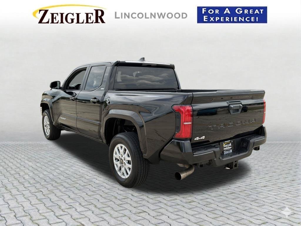 Used 2024 Toyota Tacoma SR5 AWD/4WD image 4