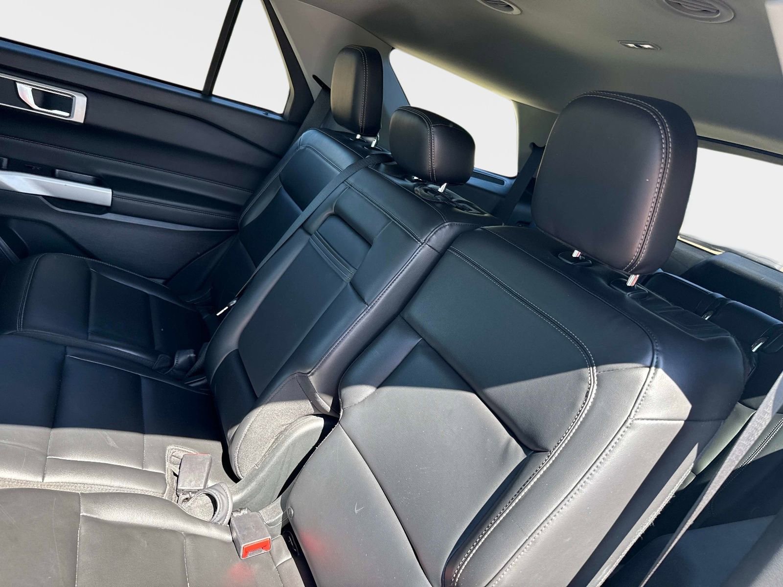 Used 2021 Ford Explorer XLT w/ Equipment Group 202A image 16