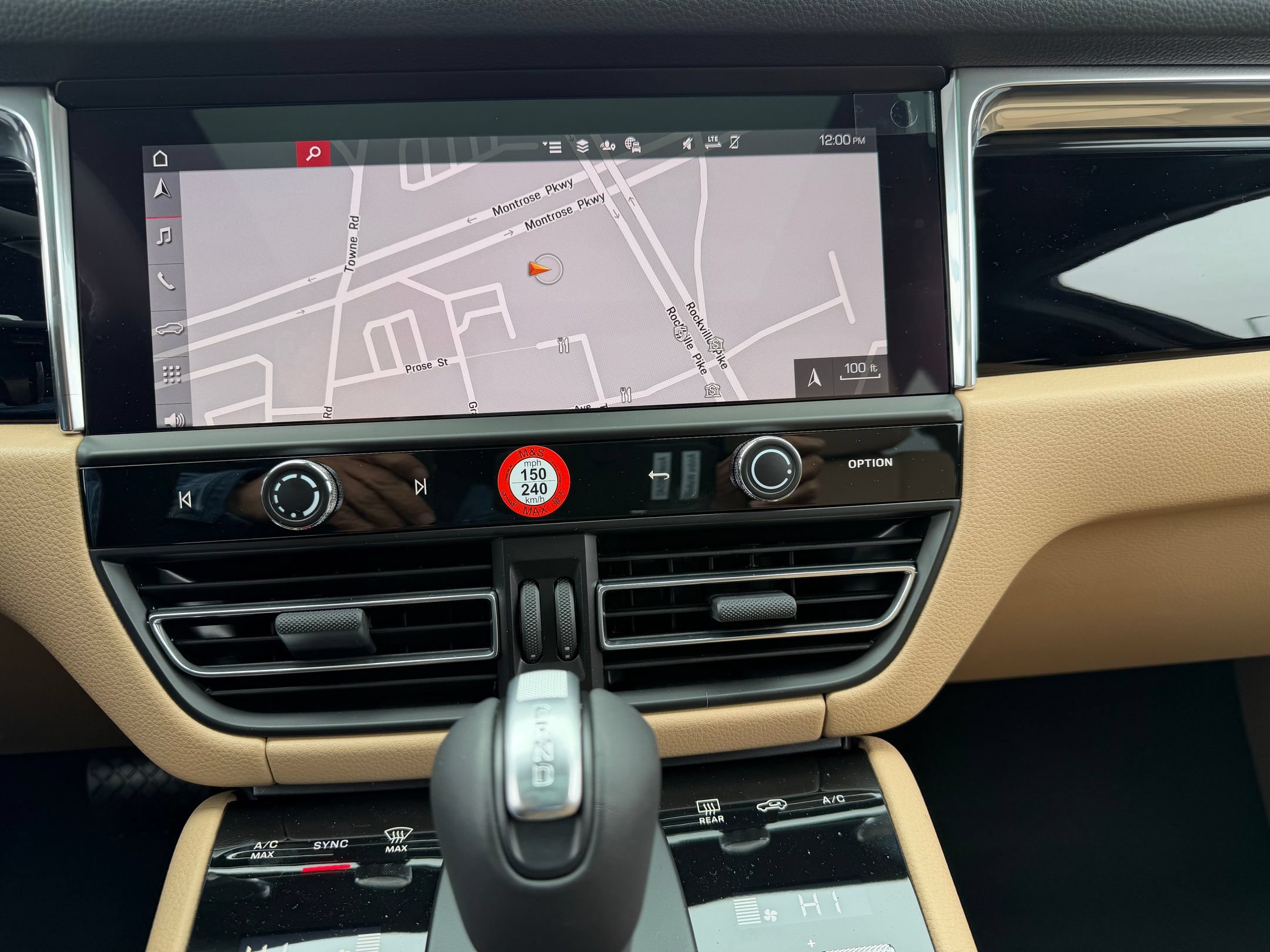 Certified 2026 Porsche Macan AWD/4WD image 29