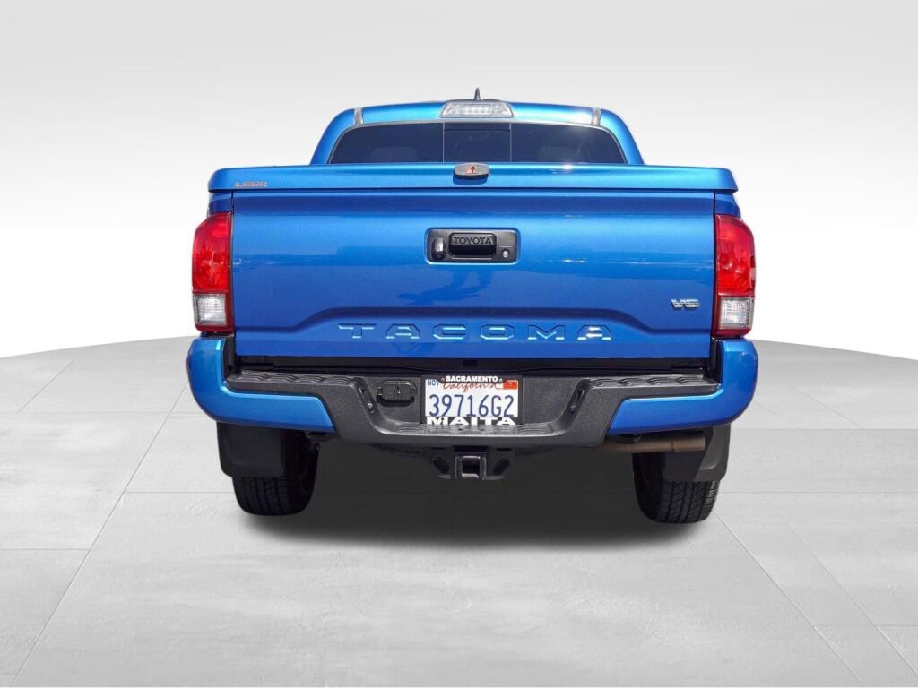 Certified 2017 Toyota Tacoma TRD Sport w/ Tow Package (A/T) image 4