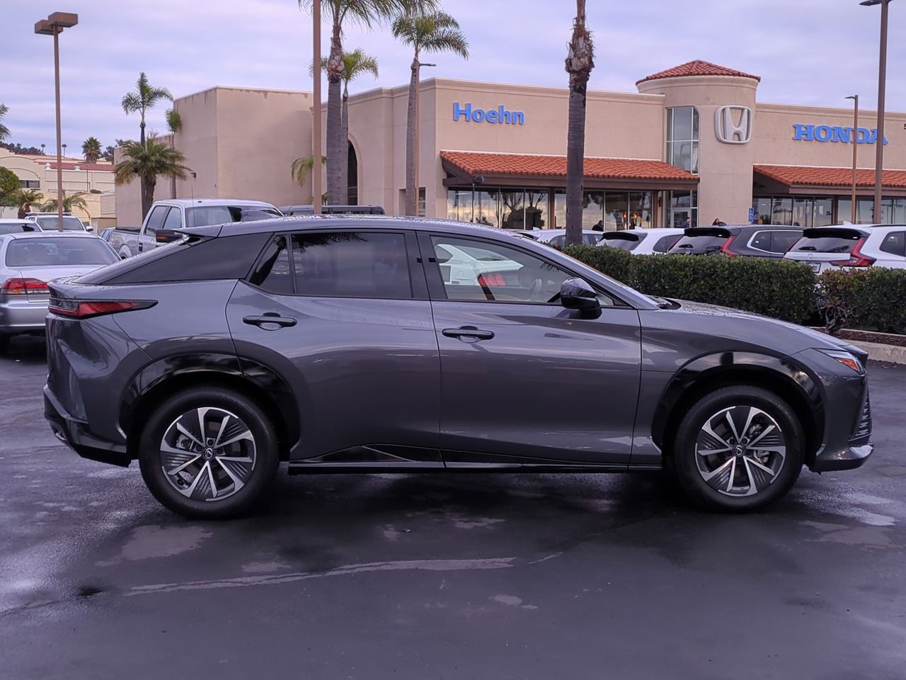 Used 2024 Lexus RZ 300e Premium image 5