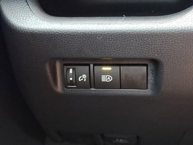 Used 2023 Toyota RAV4 LE FWD image 27