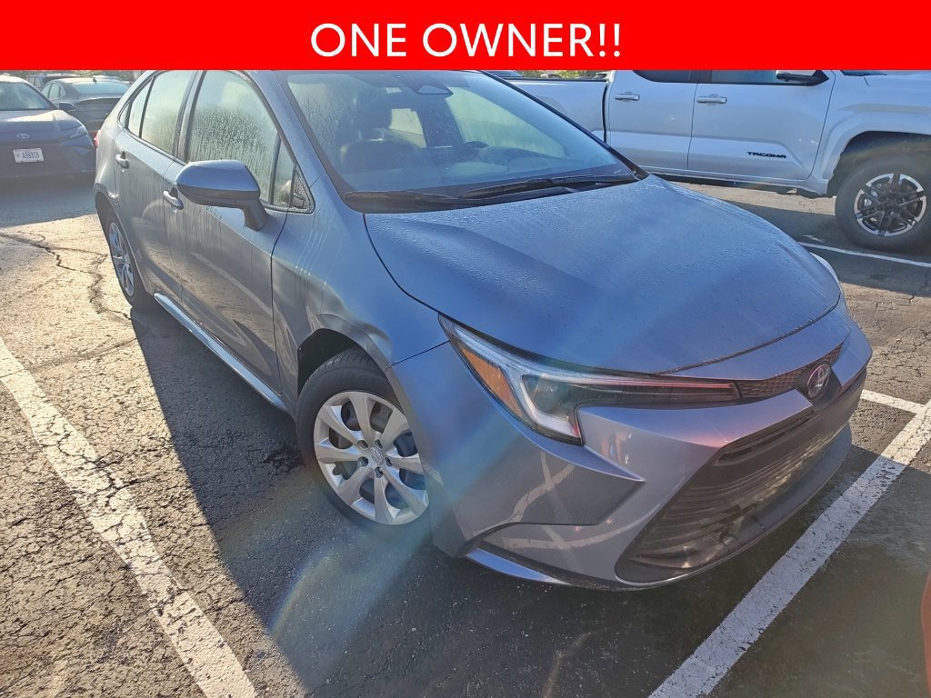 Used 2025 Toyota Corolla LE FWD image 3