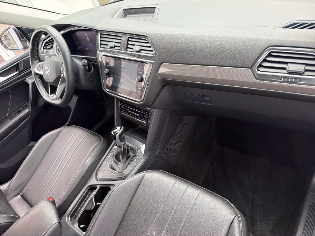 Certified 2023 Volkswagen Tiguan SE FWD image 26