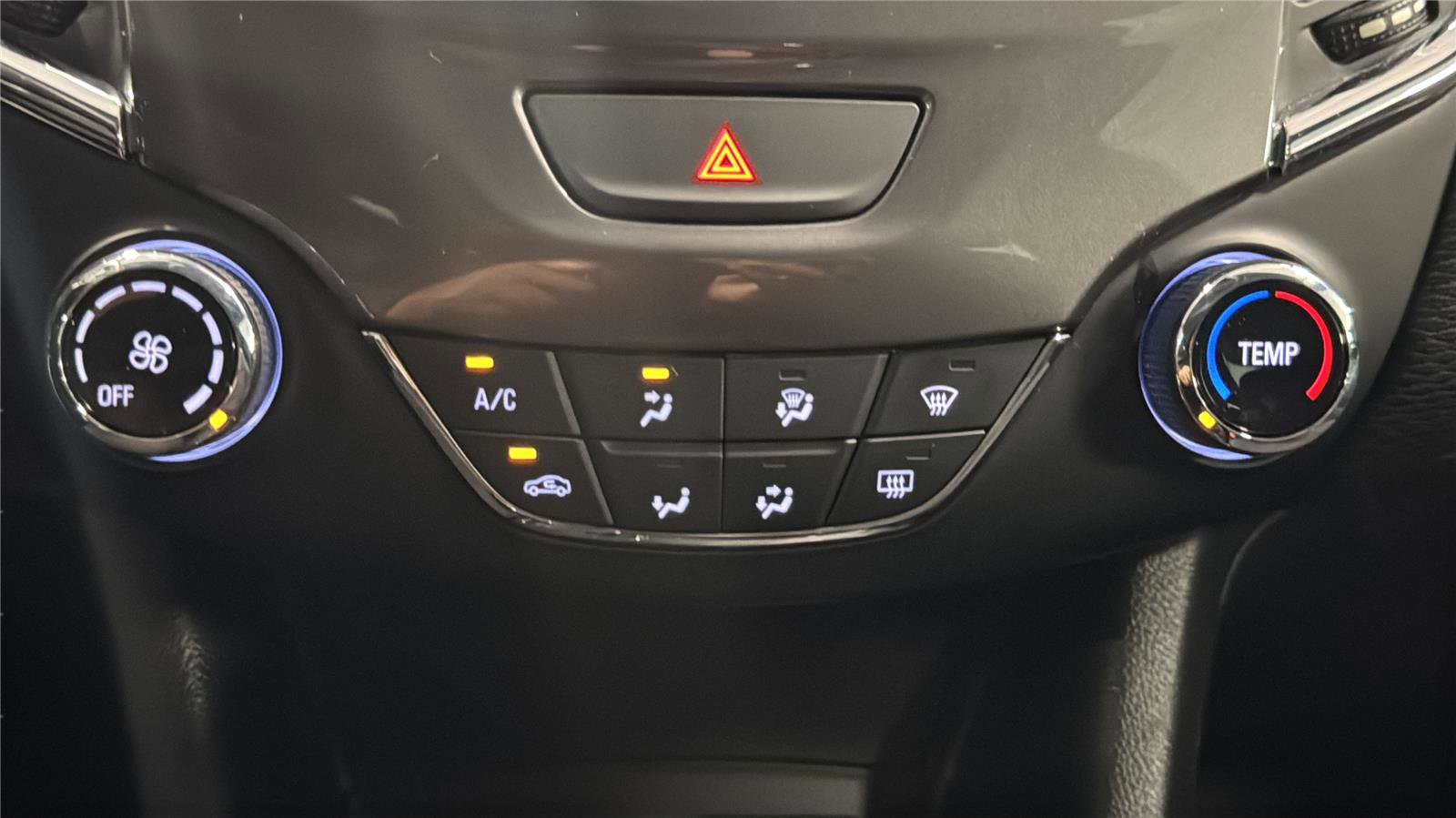 Used 2019 Chevrolet Cruze LS w/ LS Convenience Package FWD image 18