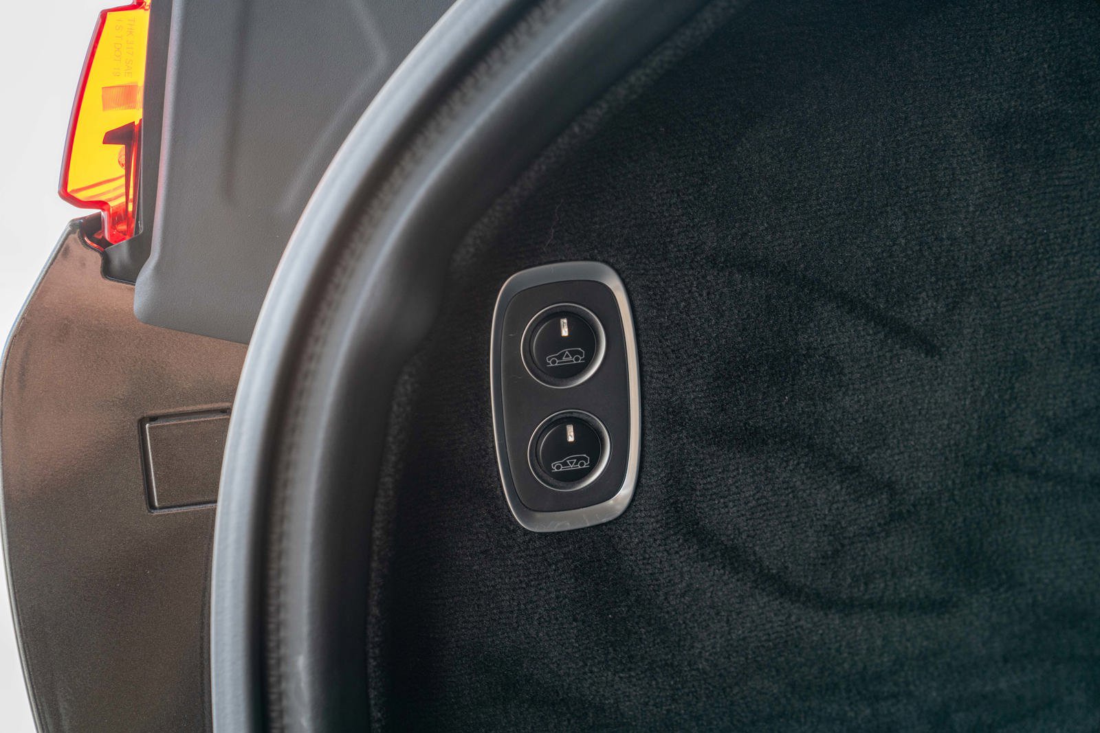 Used 2021 Aston Martin DBX image 41