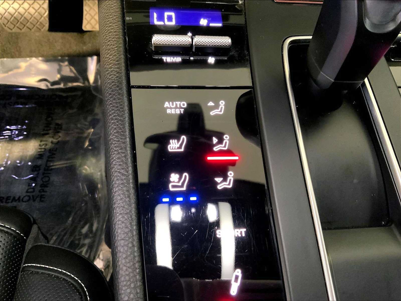 Certified 2024 Porsche Macan S AWD/4WD image 37