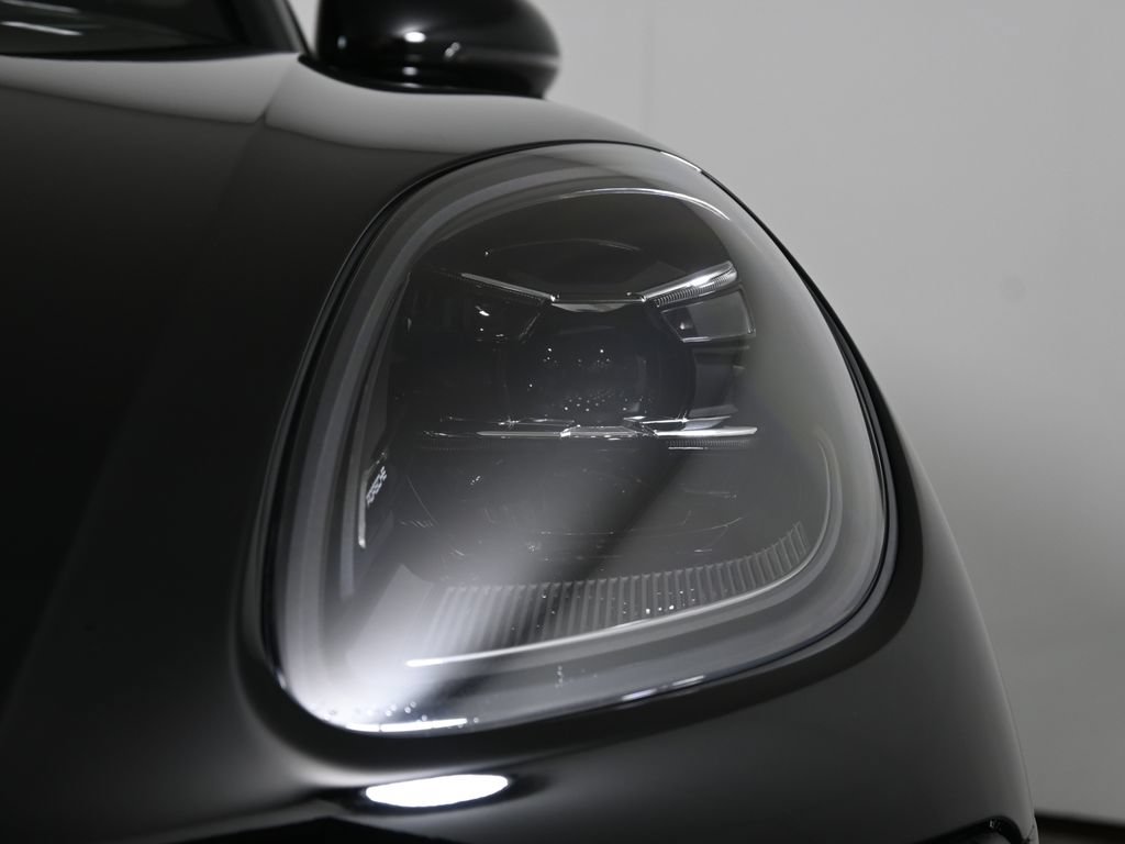 New 2026 Porsche Macan AWD/4WD image 11