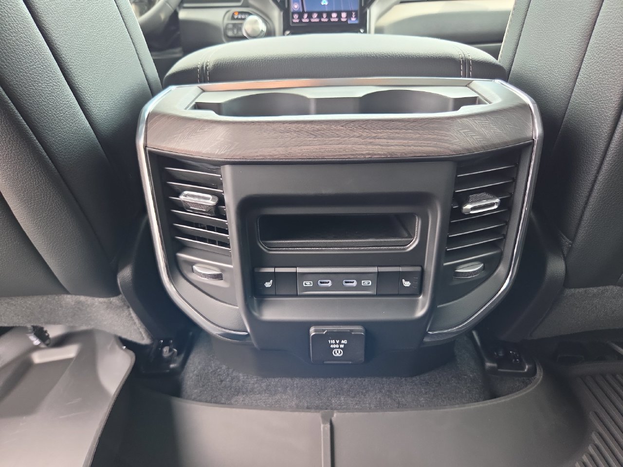 New 2026 RAM 1500 Laramie w/ Sport Appearance Package AWD/4WD image 15