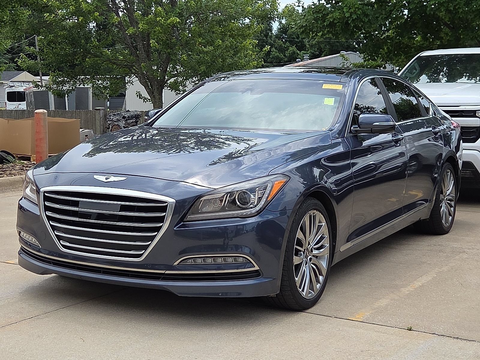 Used 2015 Hyundai Genesis 5.0 RWD image 2