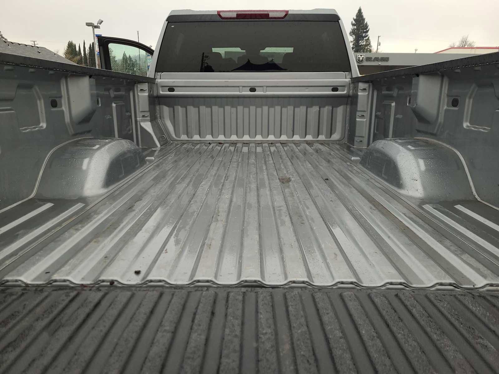 Used 2025 Chevrolet Silverado 2500 LT w/ Convenience Package image 27