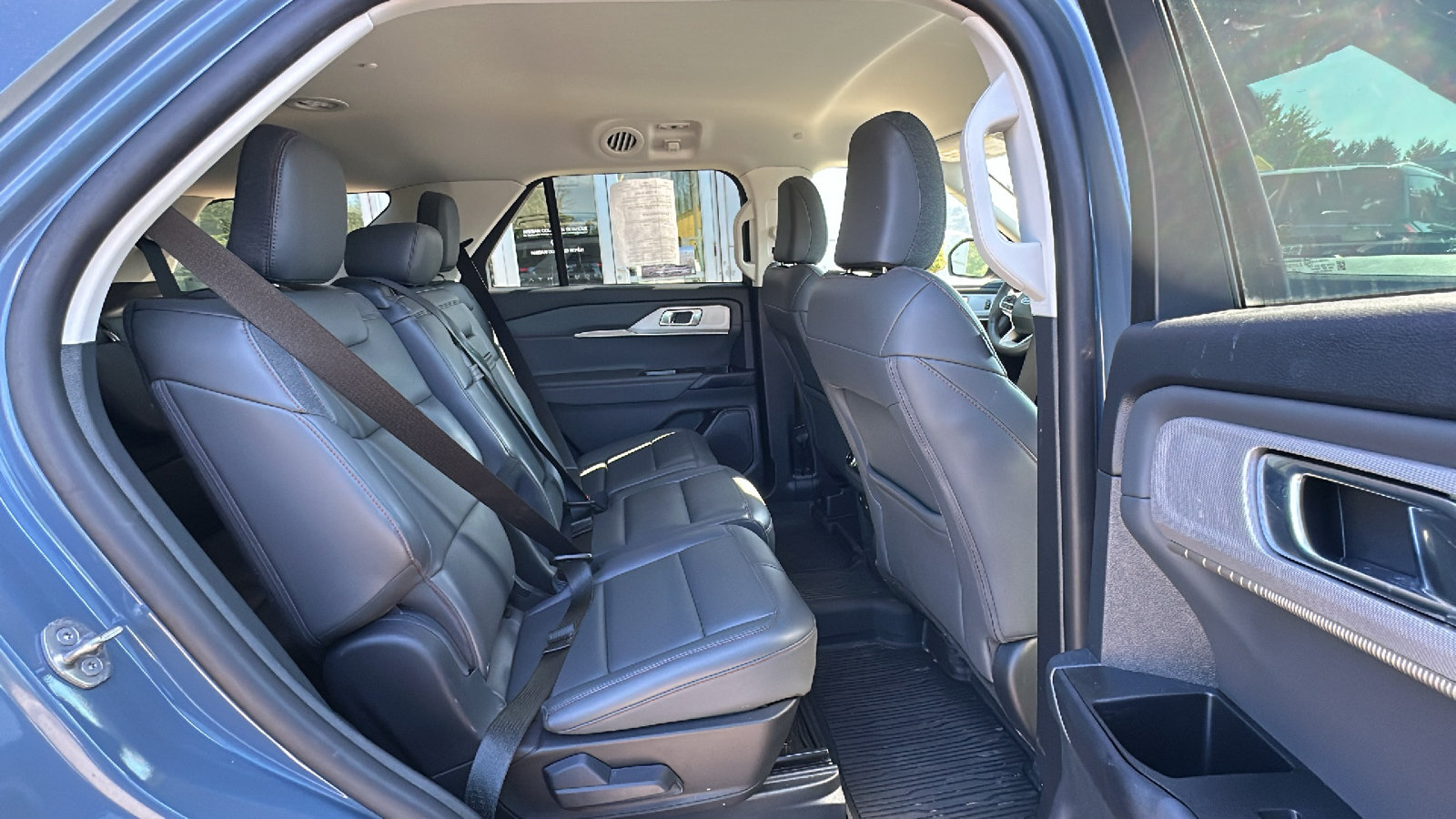 Used 2025 Ford Explorer Active w/ Active Comfort Package AWD/4WD image 26