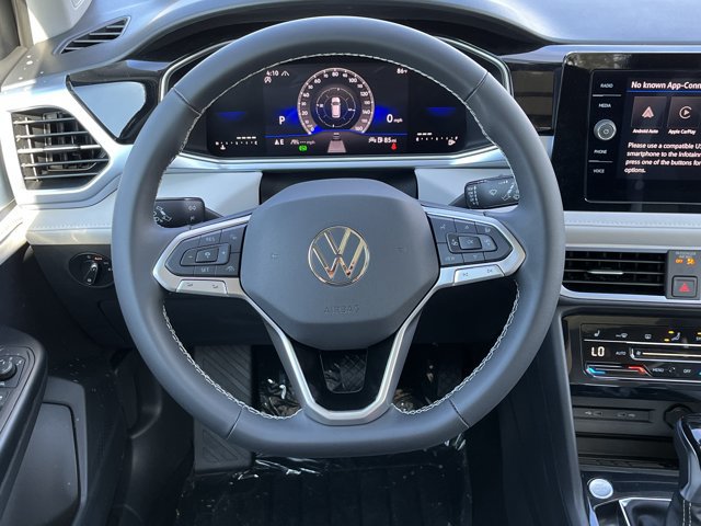 New 2026 Volkswagen Taos SE AWD/4WD image 17
