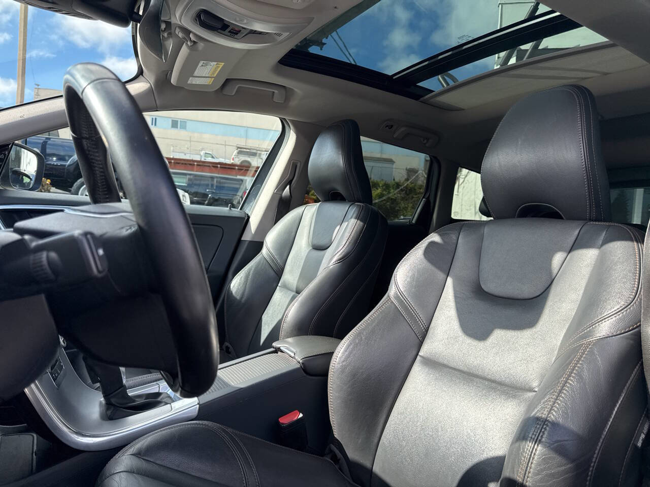 Used 2017 Volvo XC60 T5 Dynamic w/ Preferred Option Package image 35