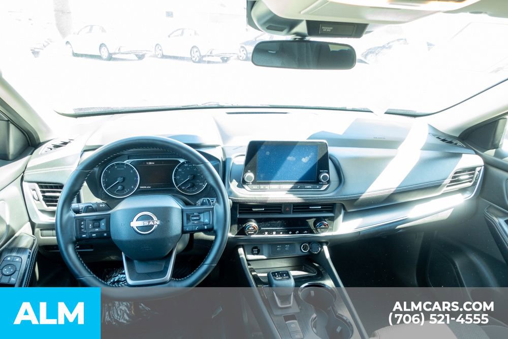 Used 2025 Nissan Rogue SV image 26