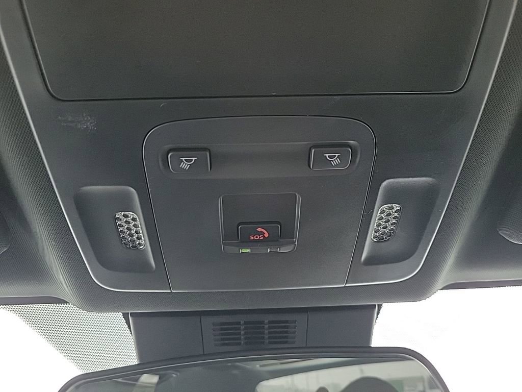 Used 2025 Toyota Camry SE image 18