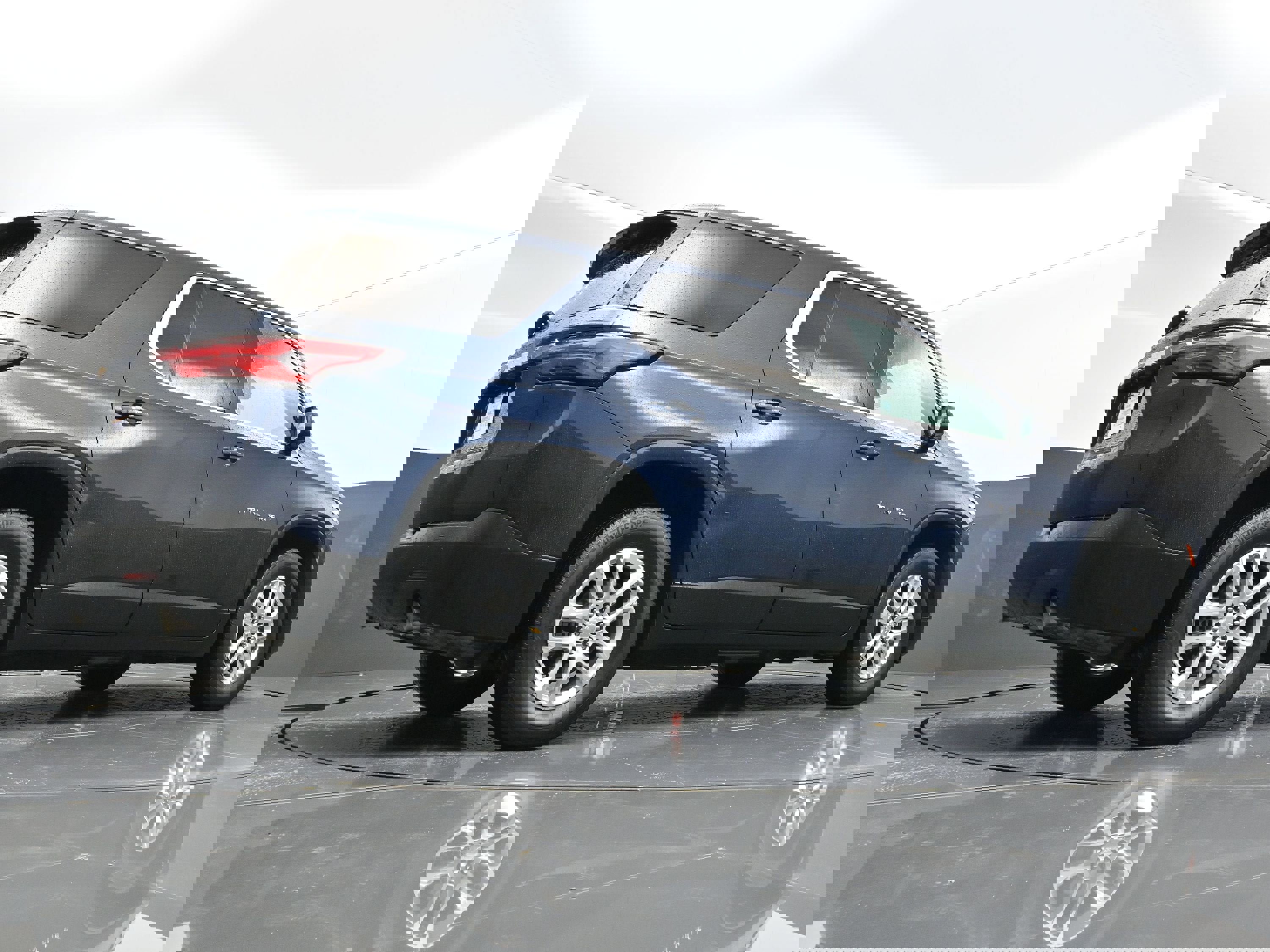 Certified 2023 Chevrolet Traverse LS image 34