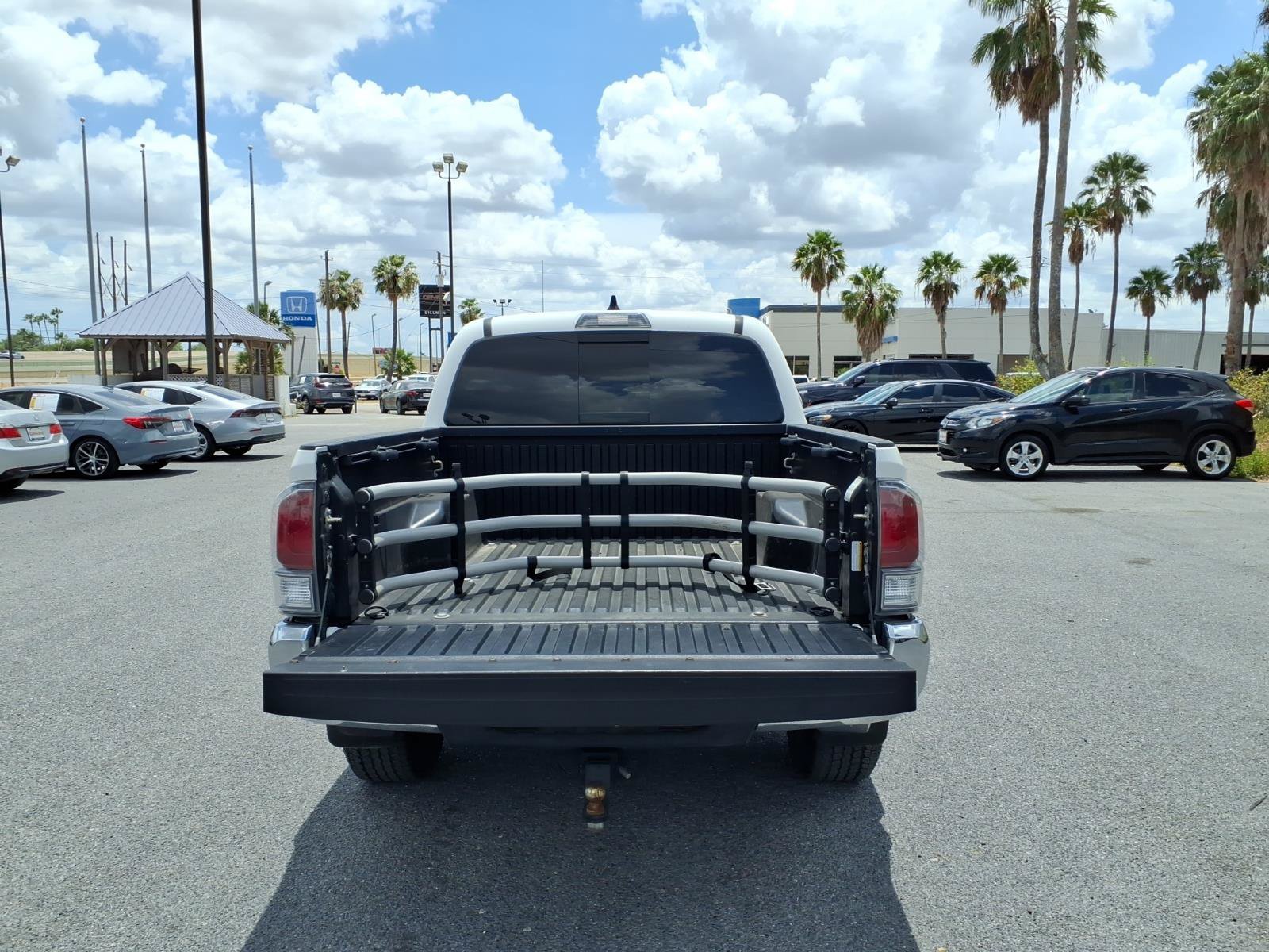 Used 2020 Toyota Tacoma TRD Off-Road w/ Exterior Package AWD/4WD image 26