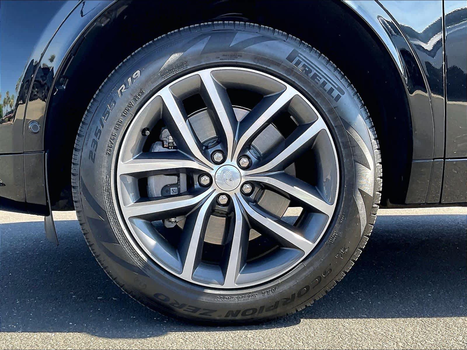 Used 2025 Land Rover Discovery Sport Dynamic SE AWD/4WD image 9