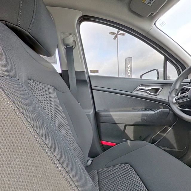 Used 2023 Kia Sportage LX image 27