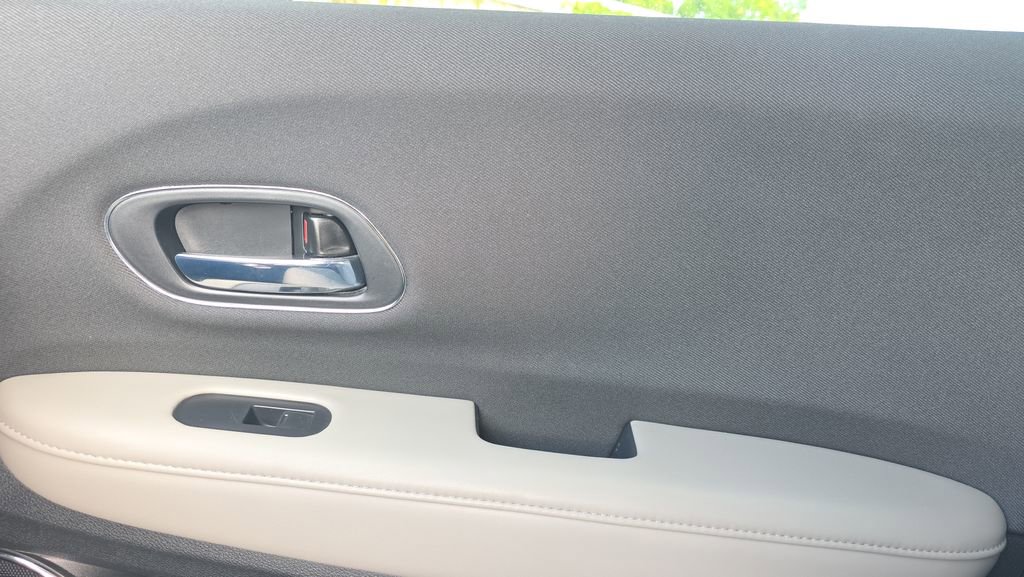 Used 2022 Honda HR-V EX image 16