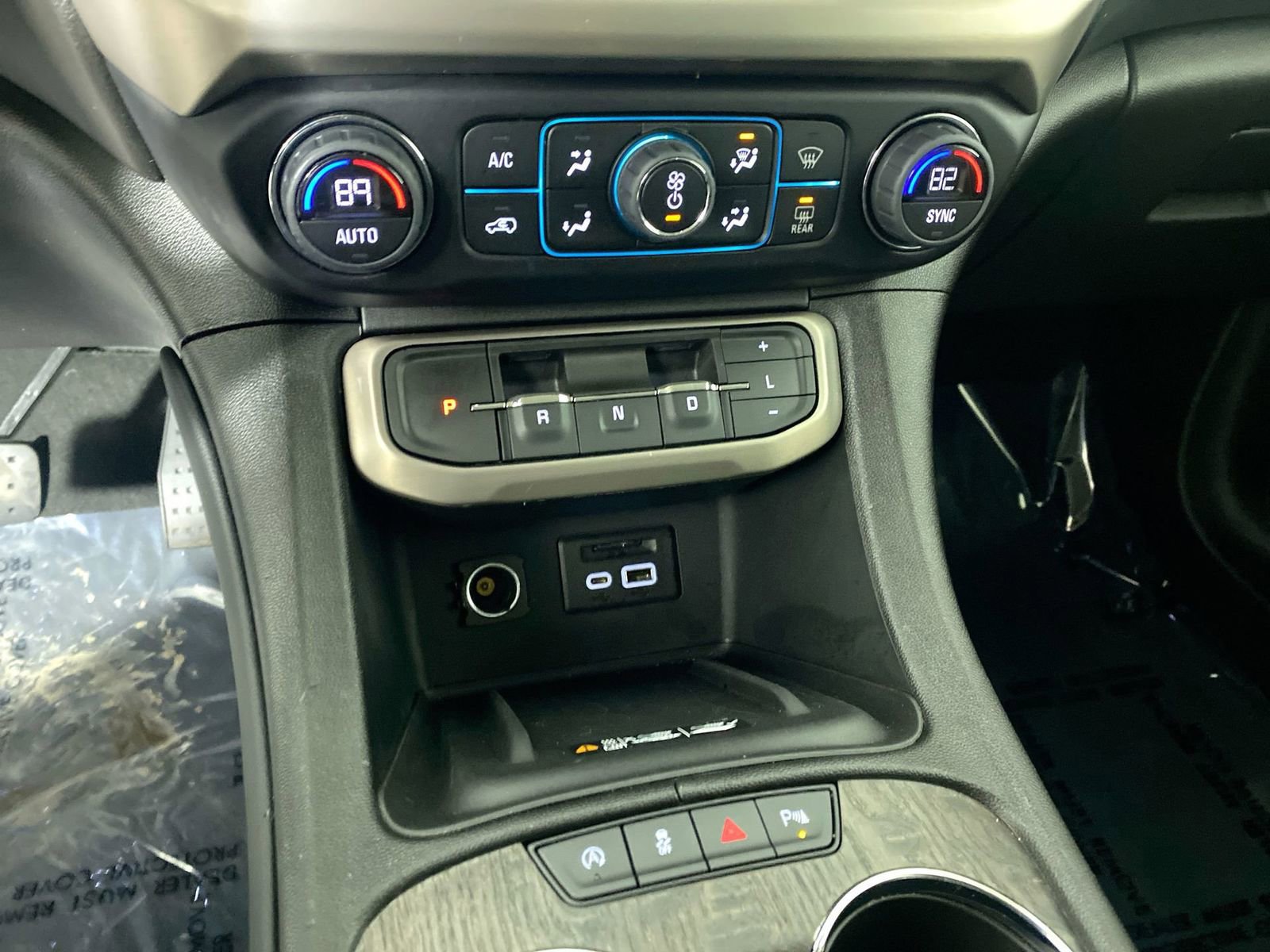 Used 2023 GMC Acadia Denali image 15