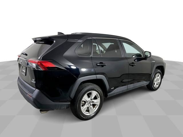 Used 2021 Toyota RAV4 LE AWD/4WD image 8