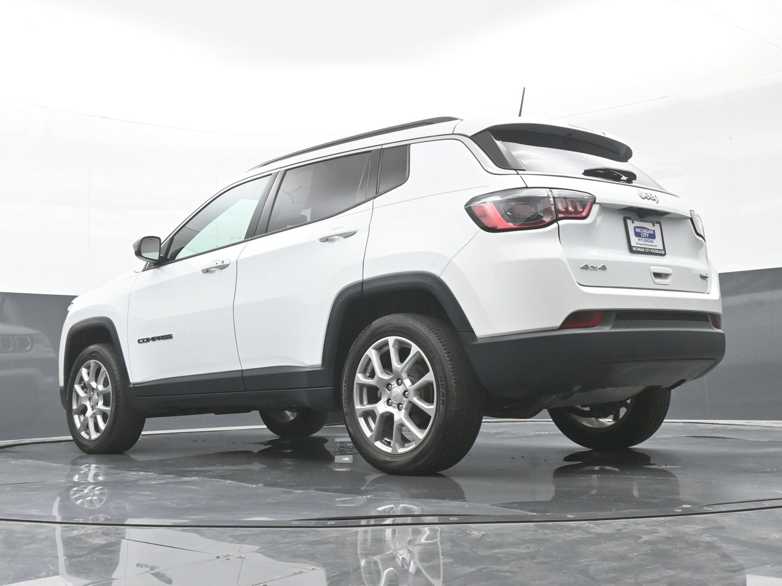 Used 2023 Jeep Compass Latitude AWD/4WD image 37
