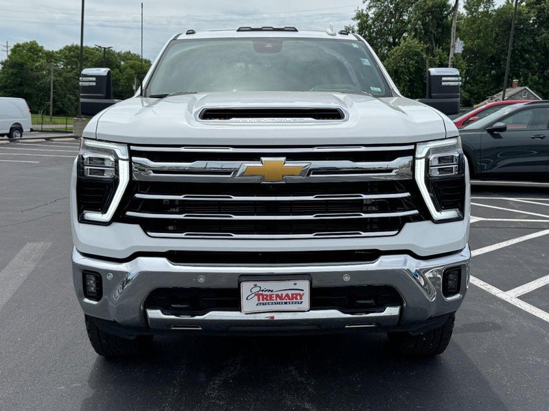 Used 2024 Chevrolet Silverado 3500 LTZ w/ LTZ Premium Package AWD/4WD image 9