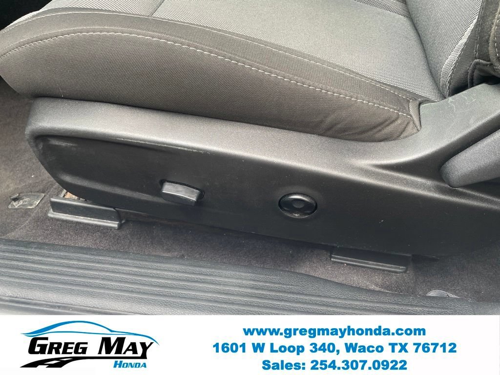 Used 2016 Dodge Challenger SXT w/ Cold Weather Group RWD image 12