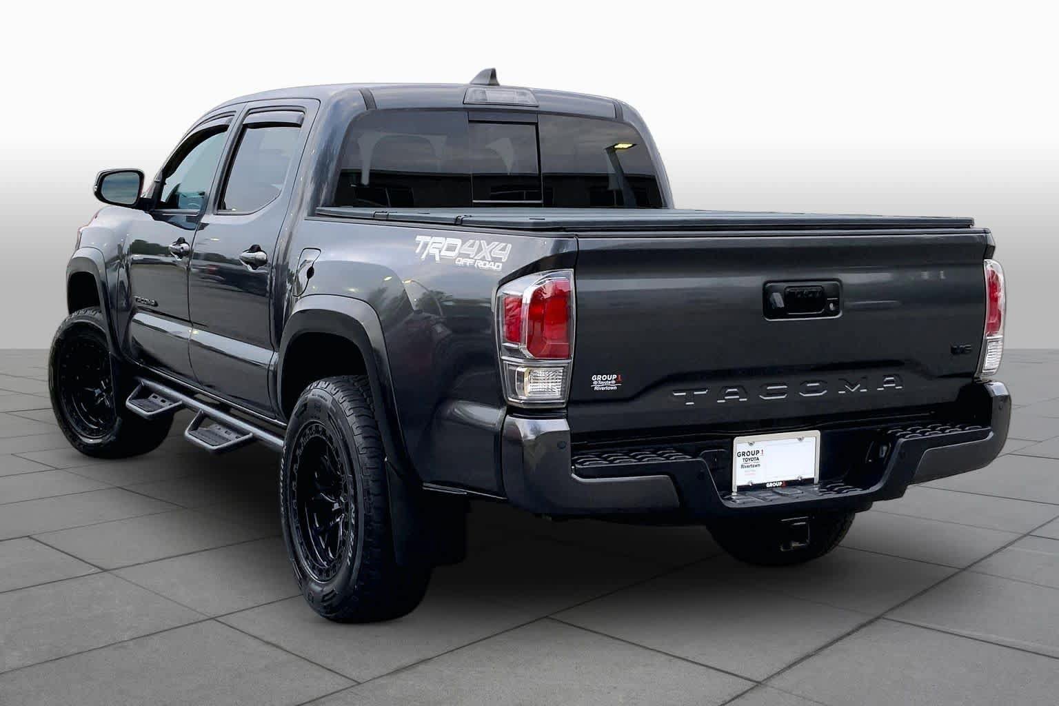 Used 2021 Toyota Tacoma TRD Off-Road w/ Technology Package AWD/4WD image 12