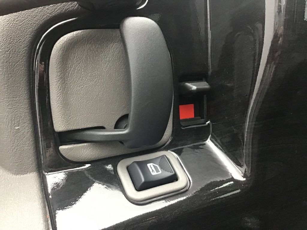 Used 2020 GMC Savana 2500 Extended w/ Enhanced Convenience Package image 18