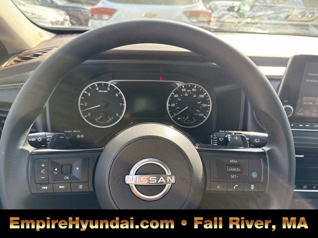 Used 2022 Nissan Rogue SV image 25