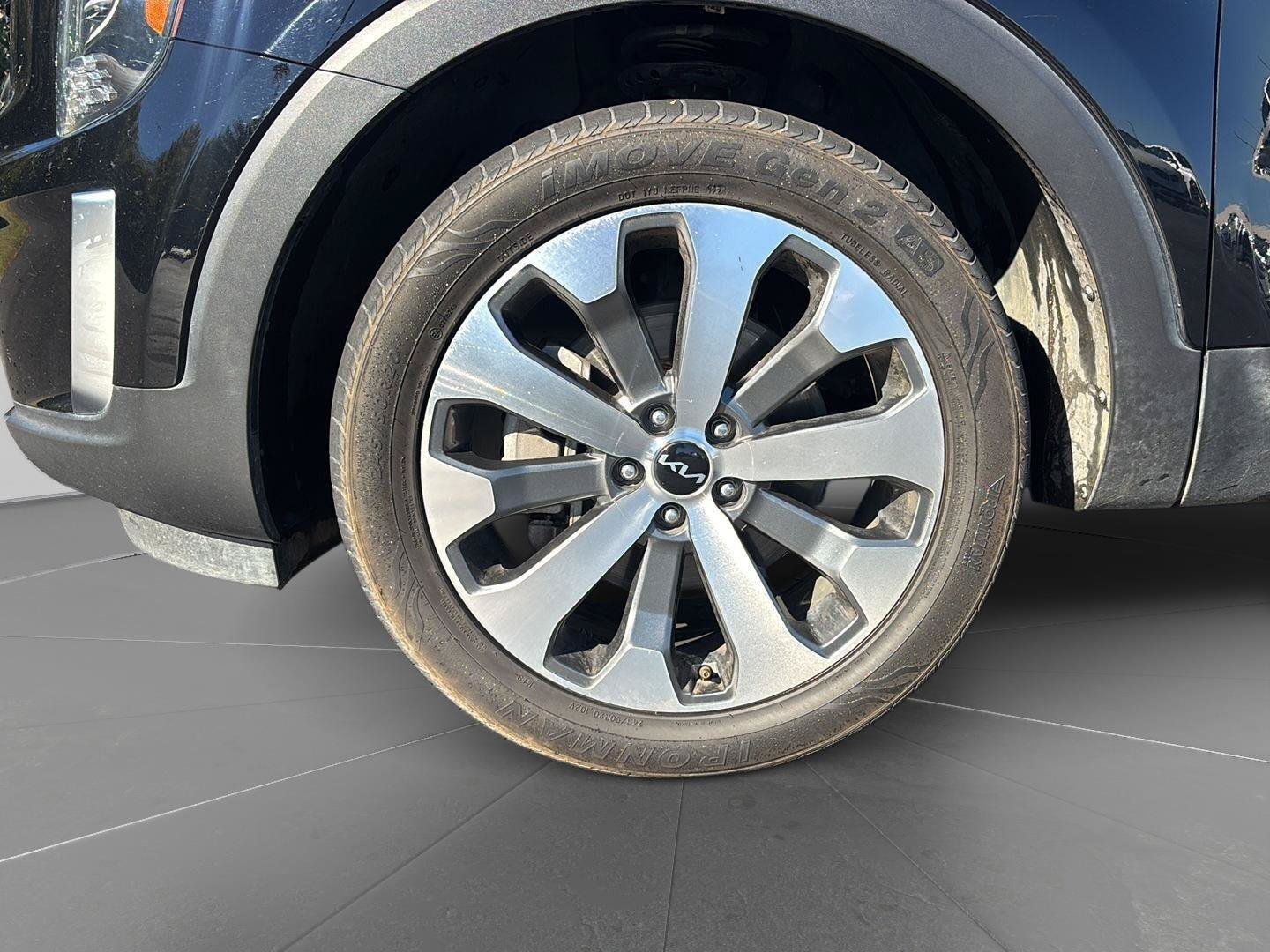 Used 2022 Kia Telluride S FWD image 5