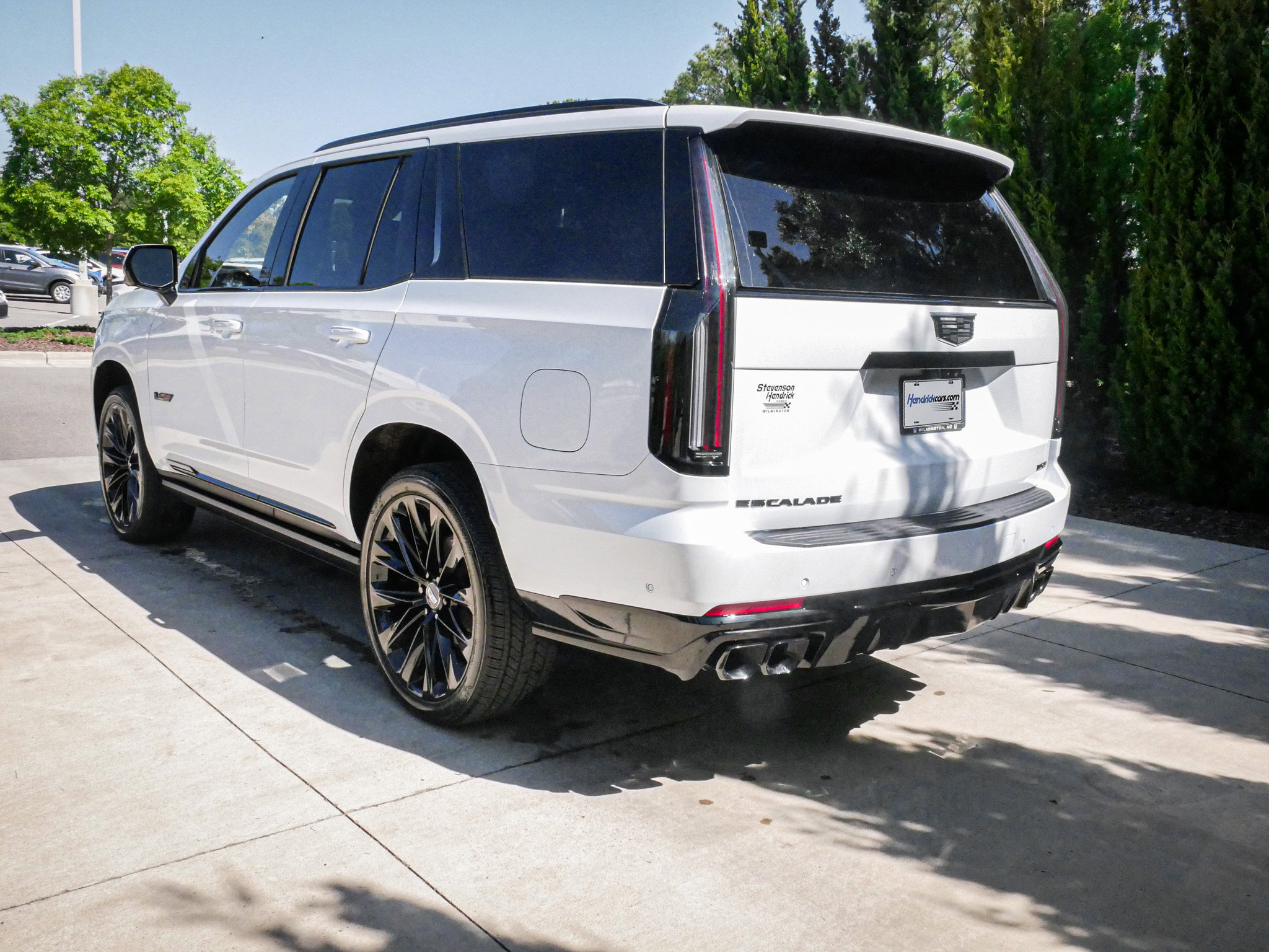 Used 2026 Cadillac Escalade V w/ LPO, ONYX Package AWD/4WD image 8