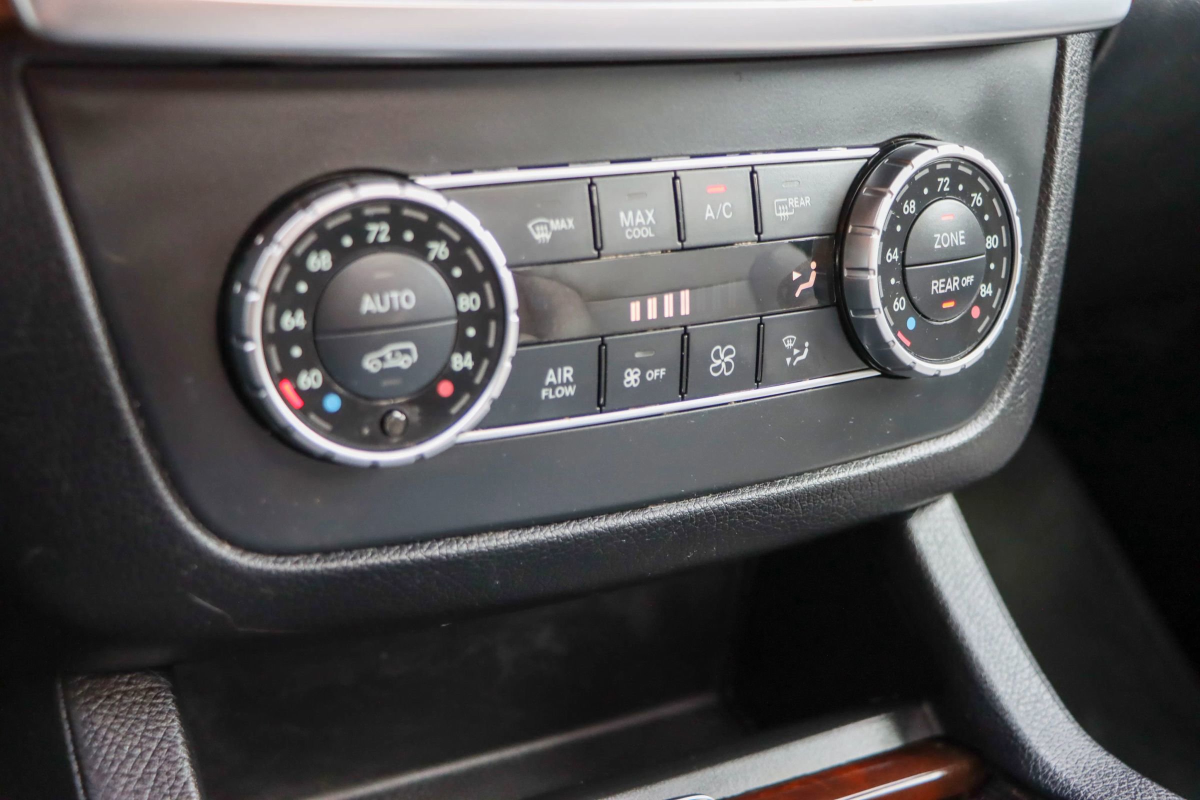 Used 2015 Mercedes-Benz GL 550 4MATIC image 63