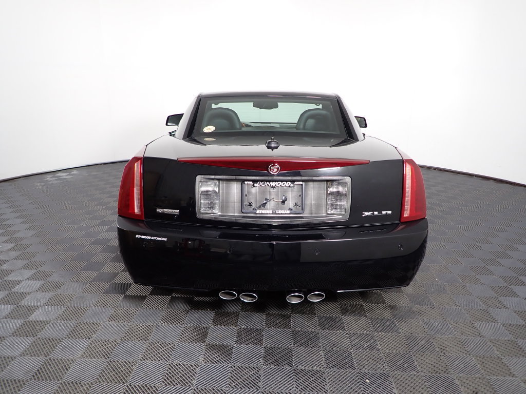 Used 2005 Cadillac XLR RWD image 13