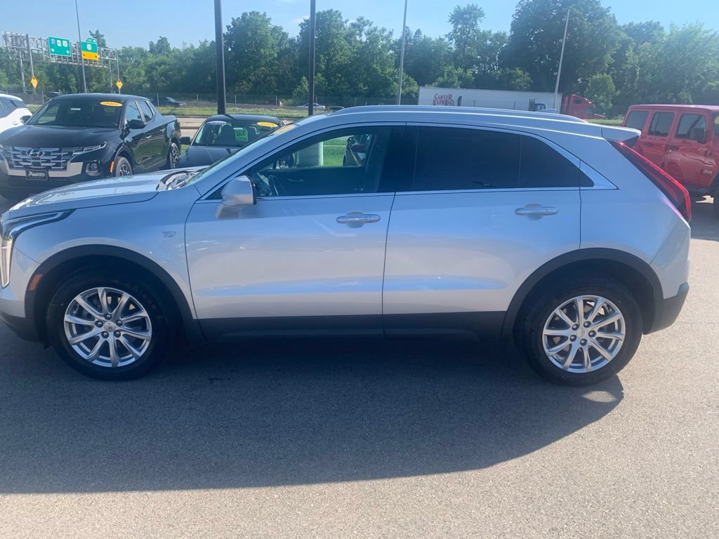Used 2022 Cadillac XT4 Luxury w/ Driver Awareness Package AWD/4WD image 2