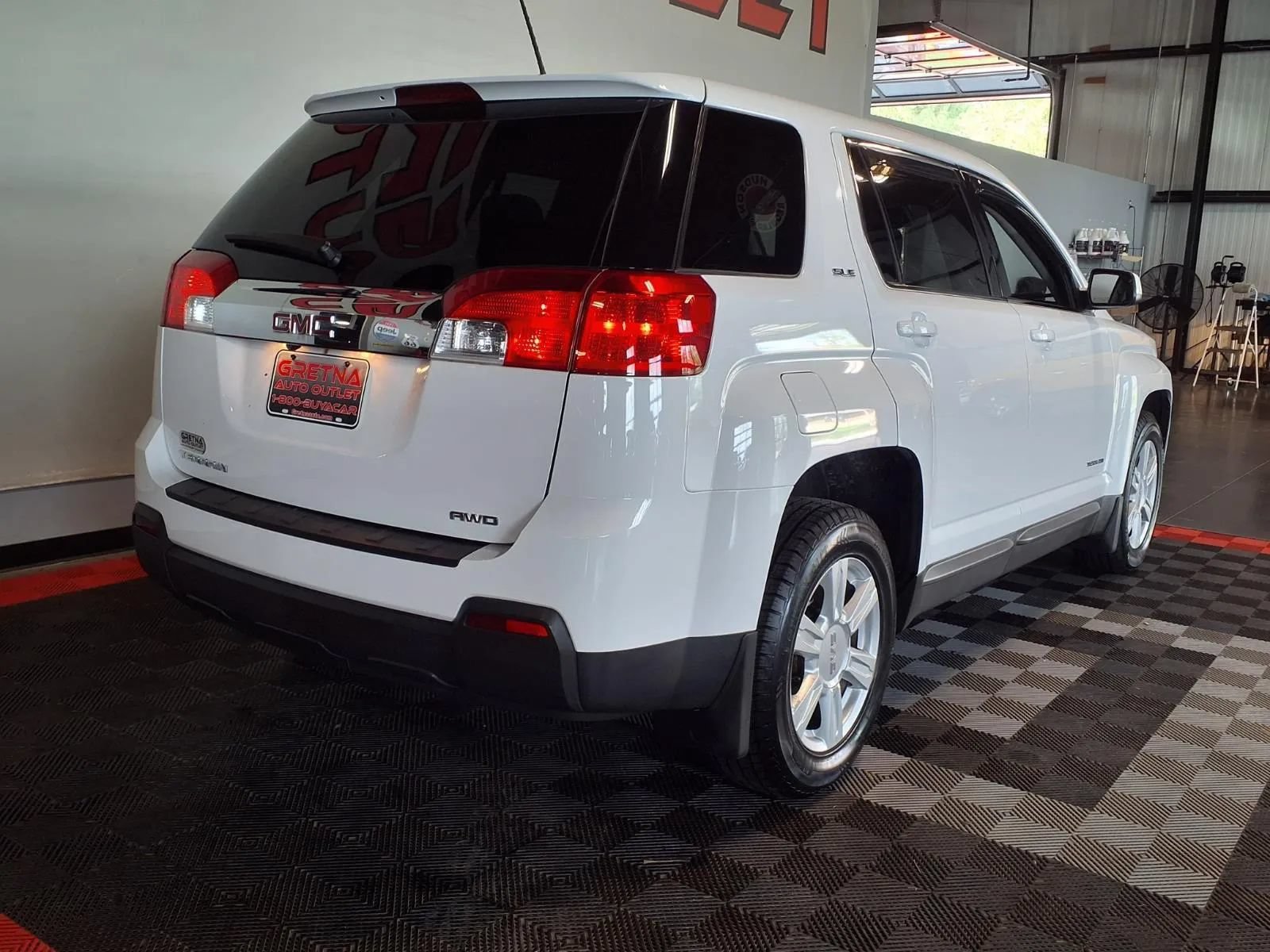 Used 2015 GMC Terrain SLE AWD/4WD image 8