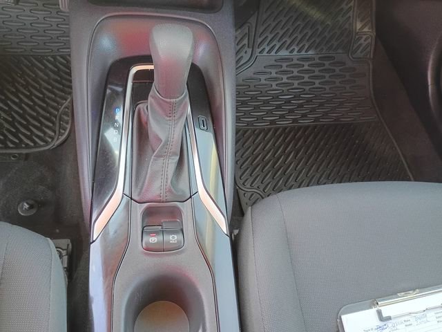 Used 2022 Toyota Corolla LE FWD image 18