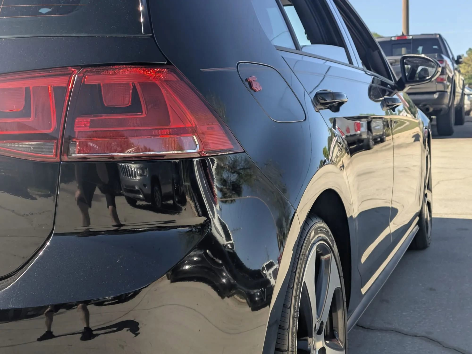 Used 2015 Volkswagen Golf 4-Door image 6