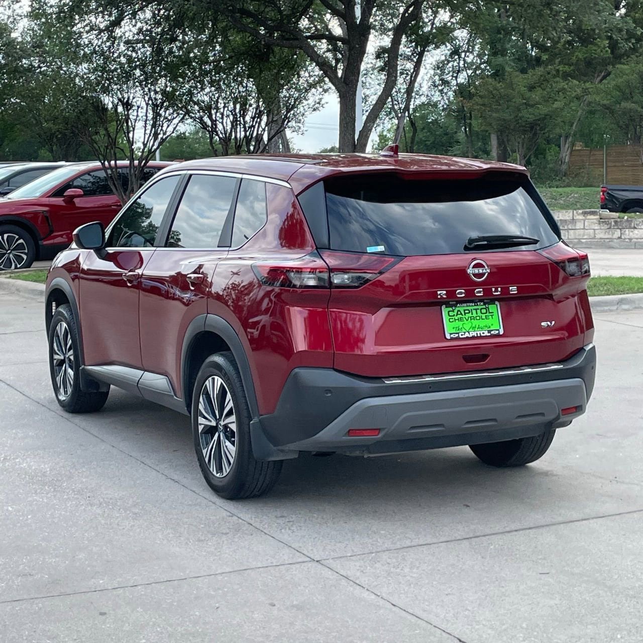 Used 2023 Nissan Rogue SV FWD image 4