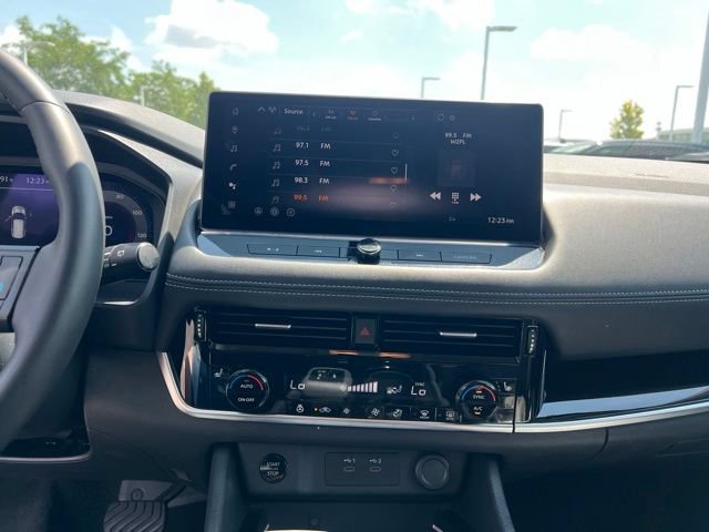 Used 2026 Nissan Rogue SL FWD image 16