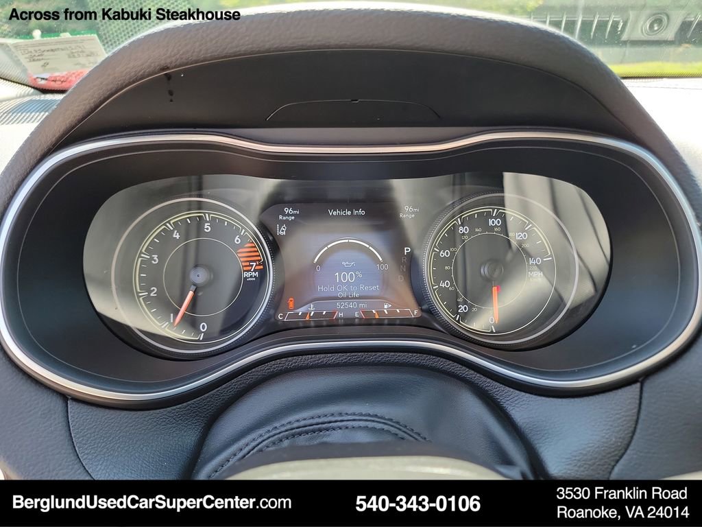 Used 2023 Jeep Cherokee Altitude Lux image 28