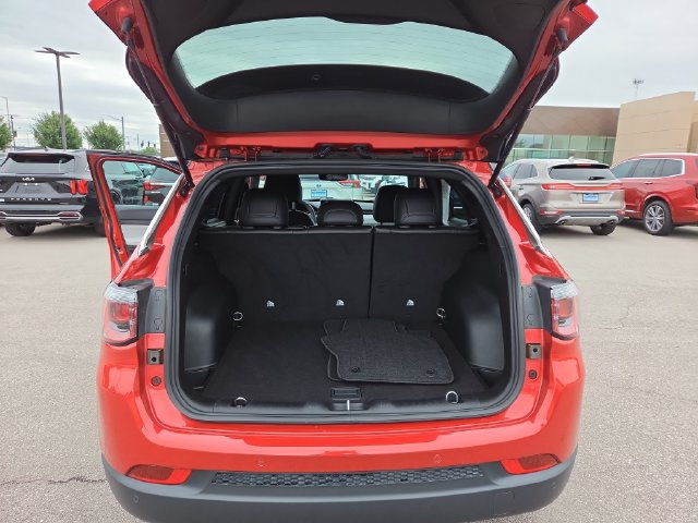 Used 2025 Jeep Compass Limited AWD/4WD image 29