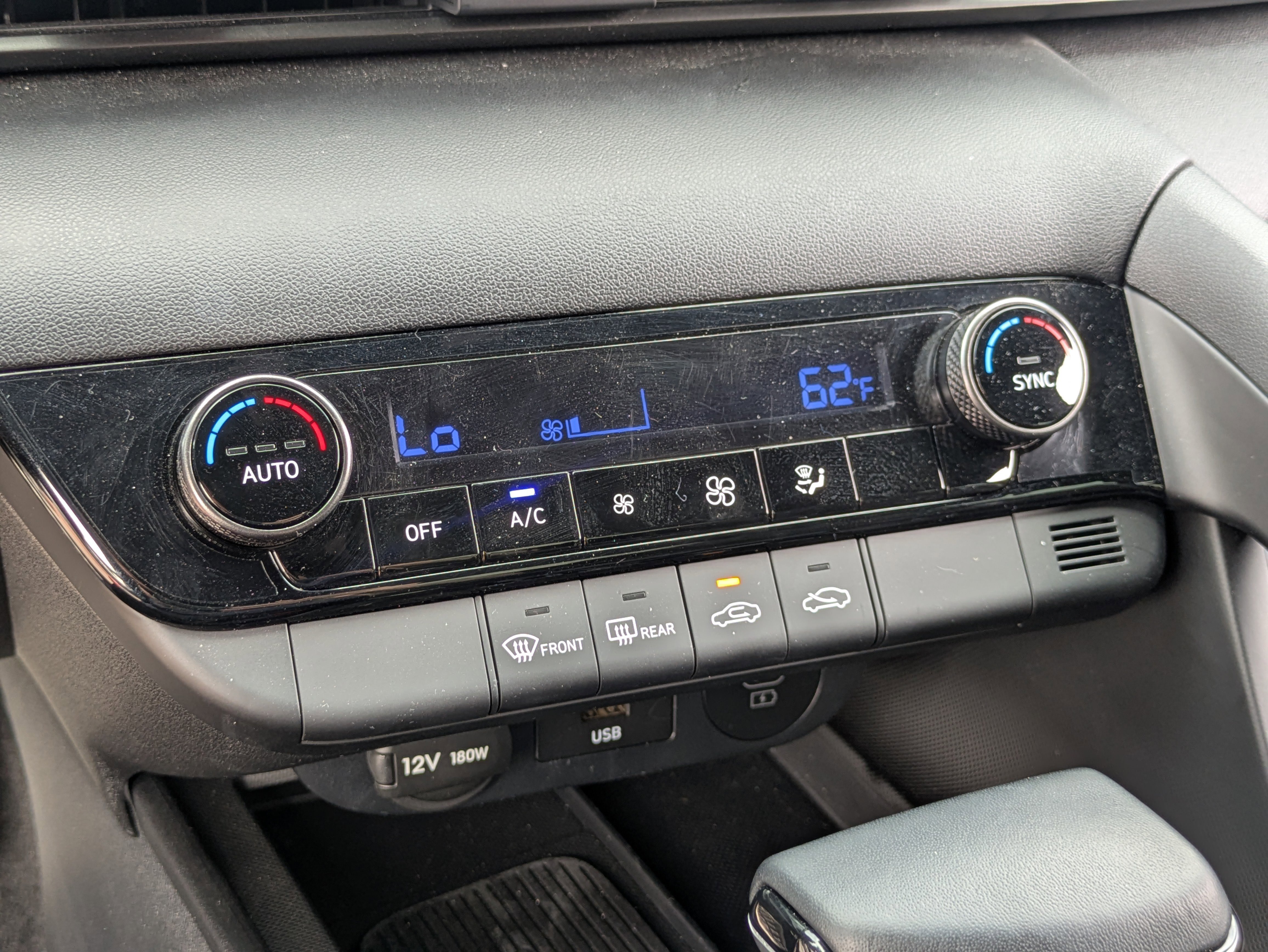 Certified 2025 Hyundai Elantra Sport image 23